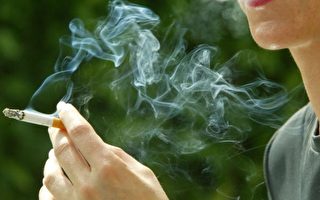 報告：近一半美國青少年被迫吸二手煙