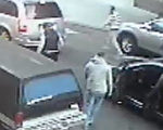 假警察大白天抢车