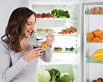 定期整理冰箱，清除異味以確保食物是在乾淨清爽的環境下保鮮。（Fotolia）
