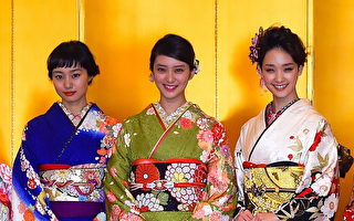 组图：日本女星展示亮丽和服贺新年