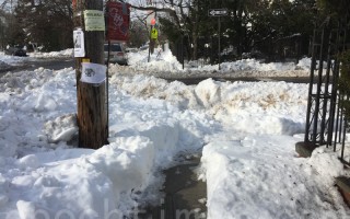法拉盛小街路口成除雪死角