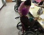 善心人士寒冬送暖  大批暖帽關懷弱勢