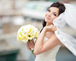 美丽的新娘在婚礼中是永远的主角。(fotolia