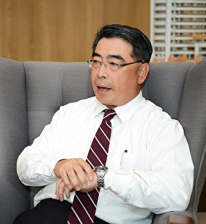 慶仁建設走過一甲子,總經理林正昇慶幸公司很重視守法,得以屹立不搖。(龔安妮/大紀元)