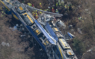 德火車高速對撞 10死81傷