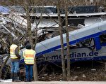 德列车相撞 十人死亡 原因恐“人为疏忽”