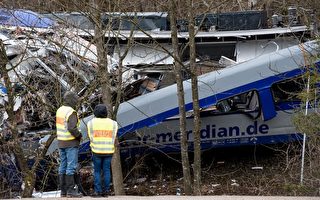 德列车相撞 十人死亡 原因恐“人为疏忽”