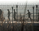 目前估计有12万人因“国家罪行”被关押，但没有朝鲜各集中营中每年死亡人数的可靠数字。(JOHANNES EISELE/AFP/Getty Images)