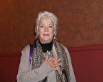 Patricia Eriksen女士观赏了美国神韵国际艺术团2016年2月21日下午在当地的最后一场演出。（Valerie Avore/大纪元）