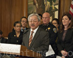 舊金山市長李孟賢22日宣布將推行警察綜合配套改革。（周鳳臨／大紀元）