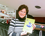 Janet Slingsby观赏了神韵纽约艺术团2月24日在美国伊州斯普林菲尔德市的演出。（唐明镜／大纪元）