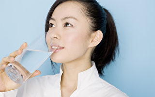 想減重保持身體健康？ 研究：請多喝水