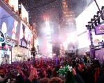 2016年新年的時候，時代廣場上擠滿了來自世界各地和紐約本地的民眾。    (KENA BETANCUR/AFP/Getty Images)