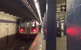 纽约地铁事故 男子F车东百老汇站撞毙