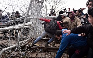 马其顿催泪瓦斯驱难民