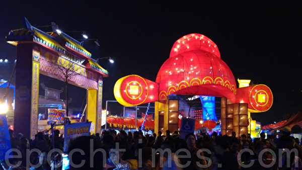 2016台湾灯会“宗教祈福”灯区。(唐宾/大纪元) 2016台湾灯会“宗教祈福”灯区。(唐宾/大纪元)