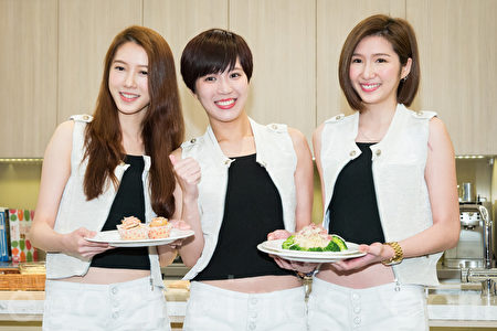 女团乔紫乔3月14日在台北发行首张EP《改潮换代》。(陈柏州/大纪元) 女团乔紫乔3月14日在台北发行首张EP《改潮换代》。(陈柏州/大纪元)