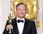 李安獲奧斯卡最佳導演獎資料照。(Jason Merritt/Getty Images)