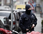 3月19日，比利時當局正式以「參與恐怖謀殺和參與恐怖組織活動」罪名，起訴巴黎襲擊主犯之一薩拉姆和另一名男子。當局也有計劃從嫌犯身上獲取恐怖組織重要情報。(AFP / BELGA / DIRK WAEM / Belgium OUT)
