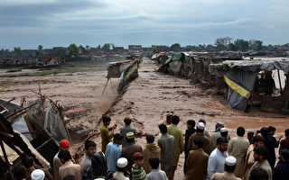 巴基斯坦大雨引发洪水山崩 已53人死亡