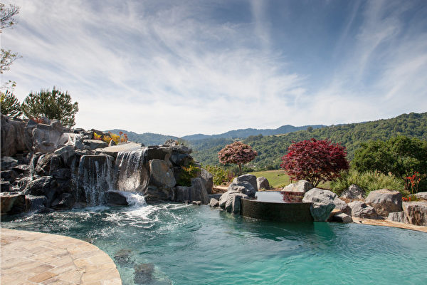 與自然美景融為一體的景觀設計。（Artisan Home Resorts提供）