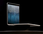 一些从事创意工作的专业人士特别钟情苹果（Apple）15英寸MacBook Pro笔记本电脑，因为该款电脑无论在质量上、可靠度以及性能表现上都属上乘。(Justin Sullivan/Getty Images)