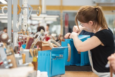 爱马仕增建皮包工厂 坚守纯法国制造理念