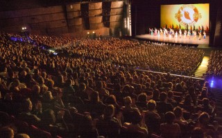 神韻歐洲巡演結束 巴黎三場吸引近萬名觀眾