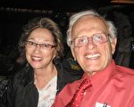 投資策劃公司業主Leonard Roth與太太Joann Roth在美國洛杉磯北嶺第一次觀看神韻。Leonard Roth讚歎神韻充滿創意。（李清怡/大紀元）