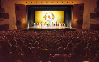 神韻大阪首演爆滿 觀眾向藝術總監致敬