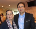 跨國公司資深副總裁Faisal Kazi帶母親Khawarksei觀看了神韻2016年4月24日下午在多倫多的神韻演出，他讚歎演出傳遞的精神內涵感人。（Madalina Hubert／大紀元）