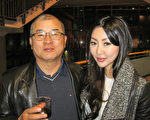 韩国商人KennethKim和女儿Elisabeth一起来观看了当晚的演出，父女俩都对神韵展现的精神内涵相当喜欢。（李佳/大纪元）