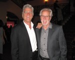4月29日晚，律师Steve Post（左）和Gary Colman（右）一起观赏了神韵纽约艺术团在南加州文化名城圣巴巴拉（Santa Barbara）的演出。（刘菲／大纪元）
