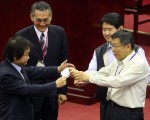 大巨蛋模擬提問變民調 柯P道歉