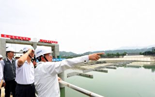 张善政视察拦河堰工程 向日抗议扣押台湾渔船