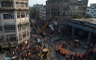 印度天桥坍塌已23死 警方以谋杀罪侦办建商