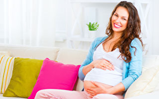 雙子宮難孕？美國年輕母親一年連生兩寶寶