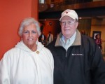 退休律師Bob Hollinshead與太太Charlene Hollingshead於2016年5月1日下午觀看了神韻巡迴藝術團今年在新澤西州紐瓦克市新澤西表演藝術中心的第三場演出。（良克霖／大紀元）