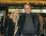 Norberto Menzi先生和太太Raquel Menzi於5月7日晚觀看了神韻巡迴藝術團在布宜諾斯艾利斯的Opera劇院的演出。（林南／大紀元）