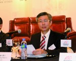 沙发股敏华赚23% 拒入A股