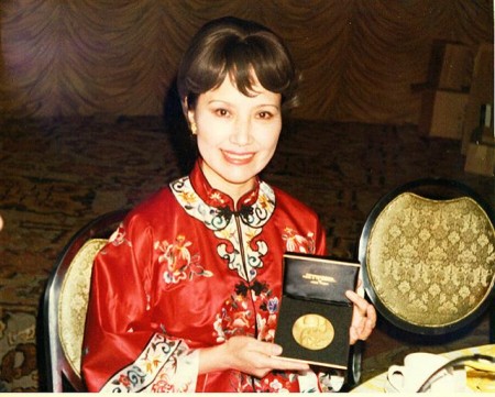 藤田梓1976年荣获“纽约国际电影电视节”金奖。(中华萧邦音乐基金会提供)
