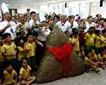 重逾千斤 蘇澳全台最大鯖魚粽  端午節亮相