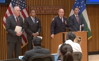 纽约市警察局副局长：不容暴力与犯罪