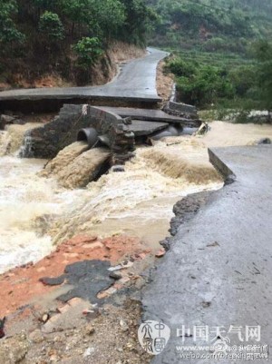 广东省近日遭遇极端罕见的强降雨袭击,茂名市信宜市成重灾区。(网络图片)