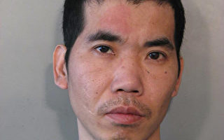 纽约华裔男子入室偷威士忌 当场被抓获