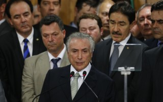 巴西代理总统疾呼  全国团结化解危机