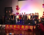 美国华裔舞蹈协会创会会长罗楚莹（左七）日前病逝洛杉矶。（袁玫/大纪元）