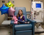 威斯康辛州一名8歲女童富勒手術後恢復良好。（CHILDREN'S HOSPITAL OF WISCONSIN/VIA FACEBOOK）