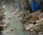 中國大陸環境污染遍地。（Mark RALSTON/AFP）