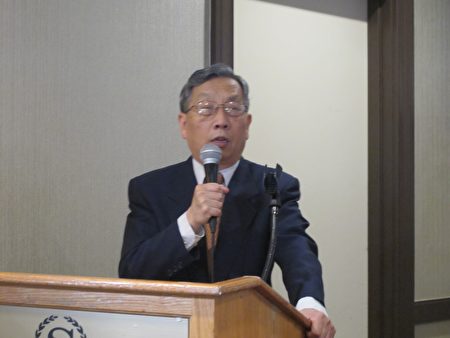 《北京之春》荣誉主编胡平在纽约纪念六四27周年大会上发言。(林丹/大纪元)